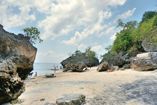 Pantai Padang Padang Bali