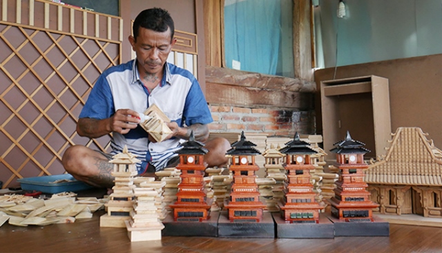 Kerajinan Limbah Kayu khas Kudus