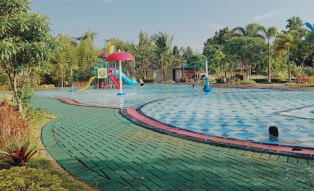 Waterpark CHR Danau Seran