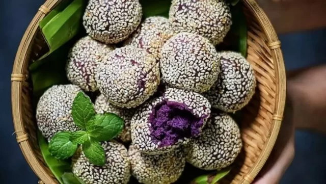 Oleh - oleh Khas Bontang Onde-onde Ubi Ungu Khas Bontang