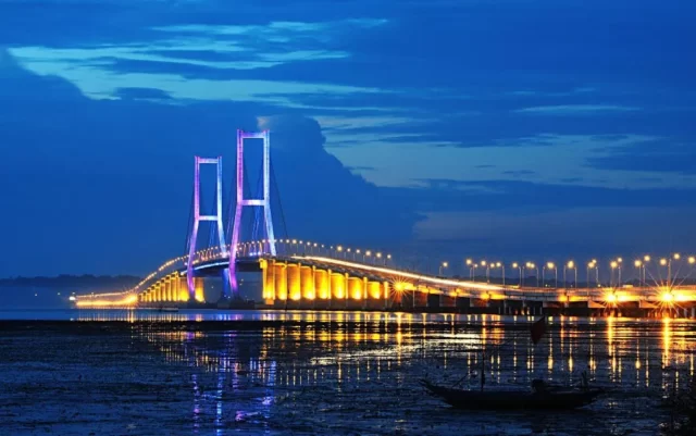 Wisata Surabaya Jembatan Suramadu